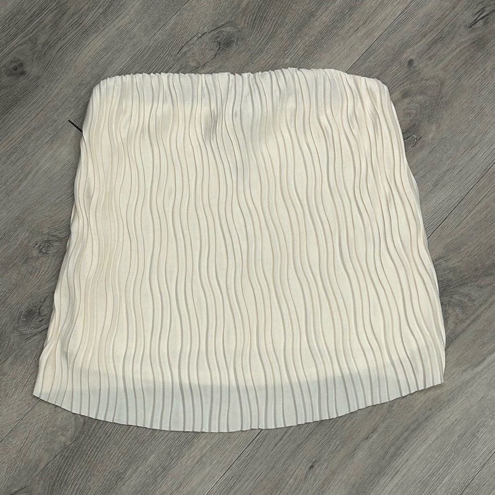 Dynamite Cream Wavy Strapless top